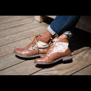 Omaris Brown & Lace Bootie